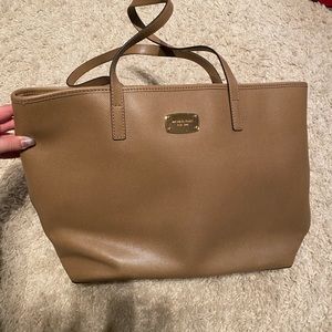 Brand new Michael Kors Jet Set Tote Purse
